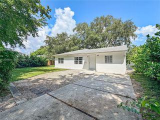 1471 NE 132nd Road, North Miami, FL 33161