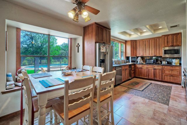 2300 Robin RD, Manchaca, TX 78652
