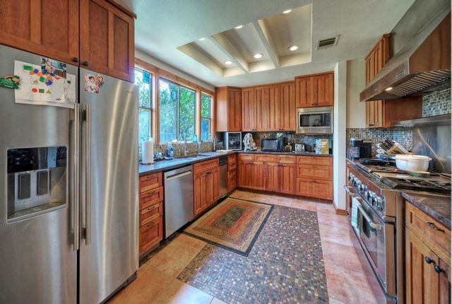 2300 Robin RD, Manchaca, TX 78652