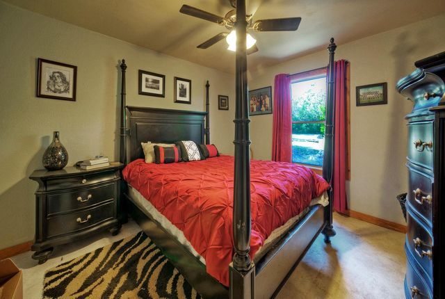 2300 Robin RD, Manchaca, TX 78652