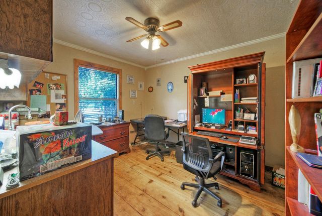 2300 Robin RD, Manchaca, TX 78652