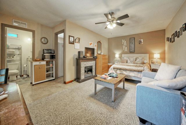 2300 Robin RD, Manchaca, TX 78652