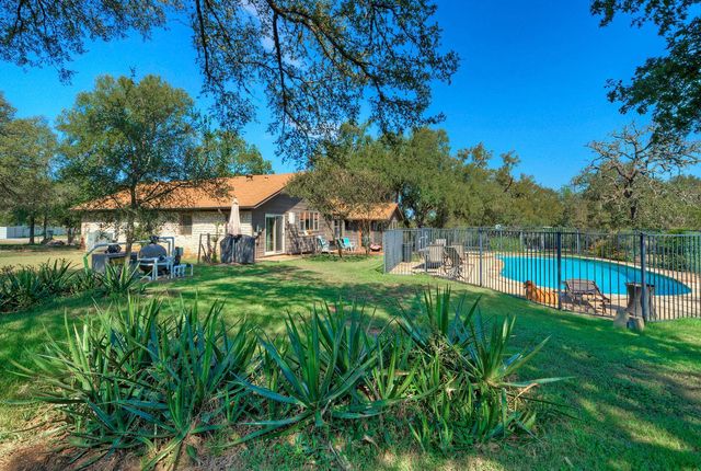 2300 Robin RD, Manchaca, TX 78652