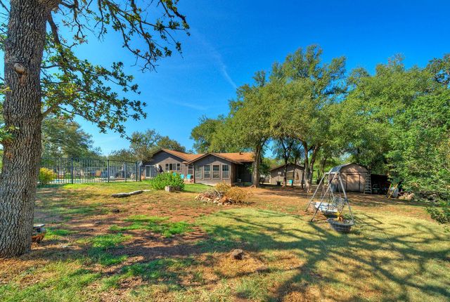 2300 Robin RD, Manchaca, TX 78652