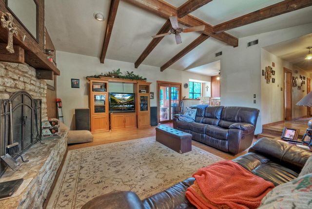 2300 Robin RD, Manchaca, TX 78652