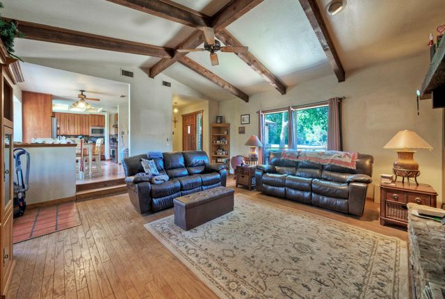 2300 Robin RD, Manchaca, TX 78652