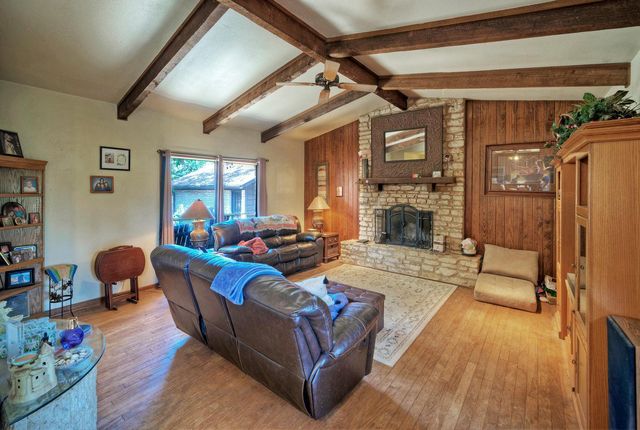 2300 Robin RD, Manchaca, TX 78652