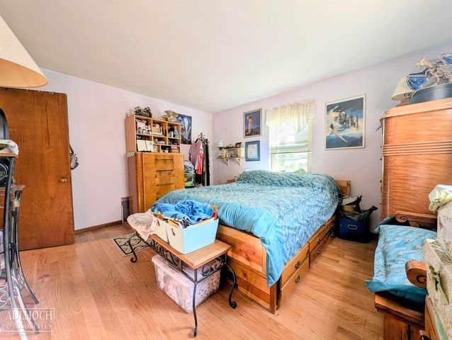 22515 Wildwood Road, Saint Clair Shores, MI 48081