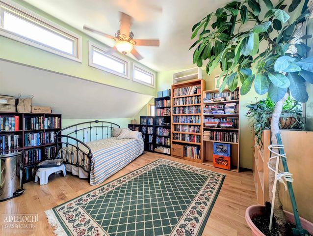 22515 Wildwood Road, Saint Clair Shores, MI 48081