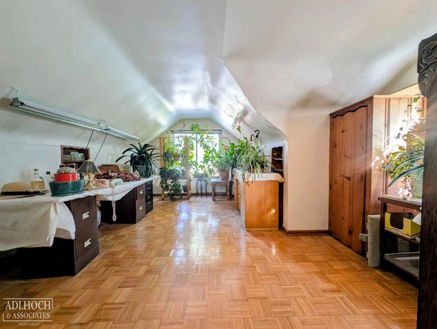 22515 Wildwood Road, Saint Clair Shores, MI 48081