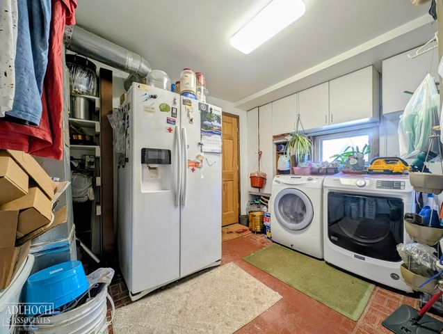 22515 Wildwood Road, Saint Clair Shores, MI 48081