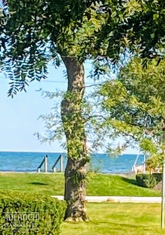 22515 Wildwood Road, Saint Clair Shores, MI 48081