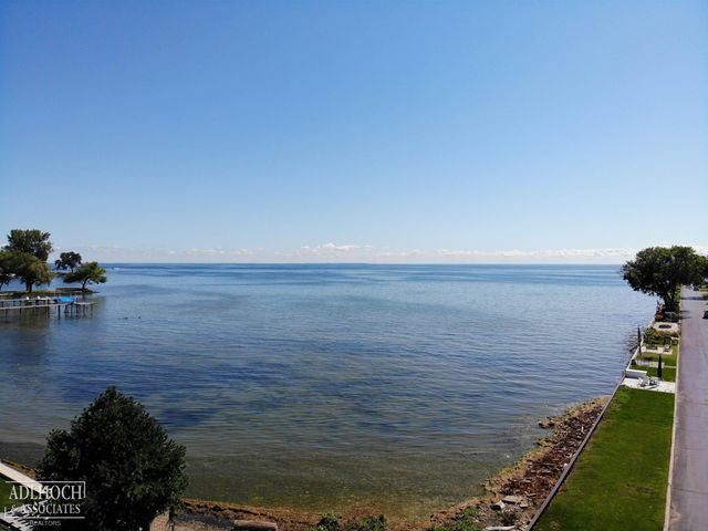 22515 Wildwood Road, Saint Clair Shores, MI 48081