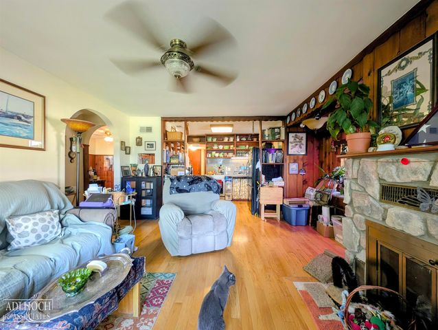 22515 Wildwood Road, Saint Clair Shores, MI 48081