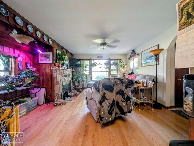 22515 Wildwood Road, Saint Clair Shores, MI 48081