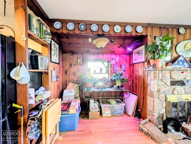 22515 Wildwood Road, Saint Clair Shores, MI 48081