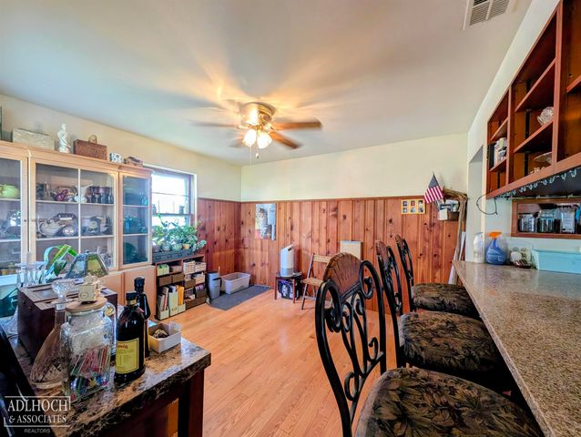 22515 Wildwood Road, Saint Clair Shores, MI 48081