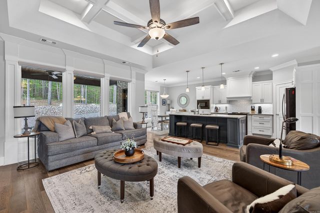 8 Siega Lane, Hot Springs Village, AR 71909