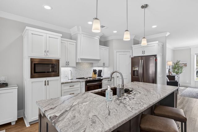 8 Siega Lane, Hot Springs Village, AR 71909