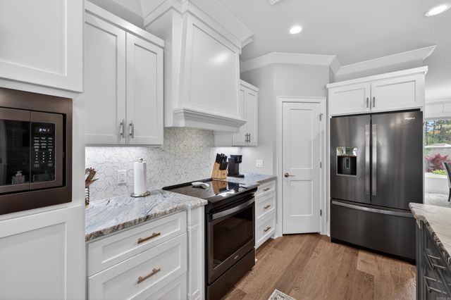 8 Siega Lane, Hot Springs Village, AR 71909