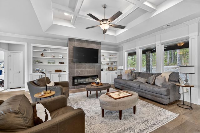 8 Siega Lane, Hot Springs Village, AR 71909