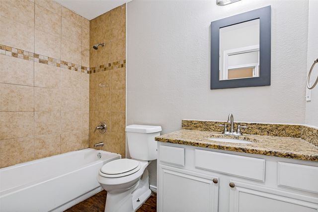 517 Saddlebrook Drive, Lancaster, TX 75146
