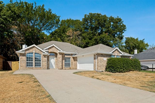 517 Saddlebrook Drive, Lancaster, TX 75146