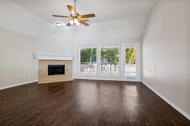 517 Saddlebrook Drive, Lancaster, TX 75146