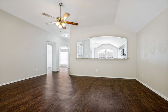 517 Saddlebrook Drive, Lancaster, TX 75146