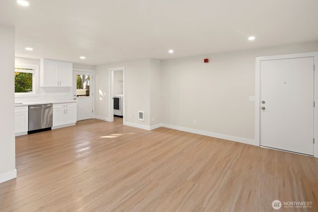 845 Kirkland Way, Kirkland, WA 98033