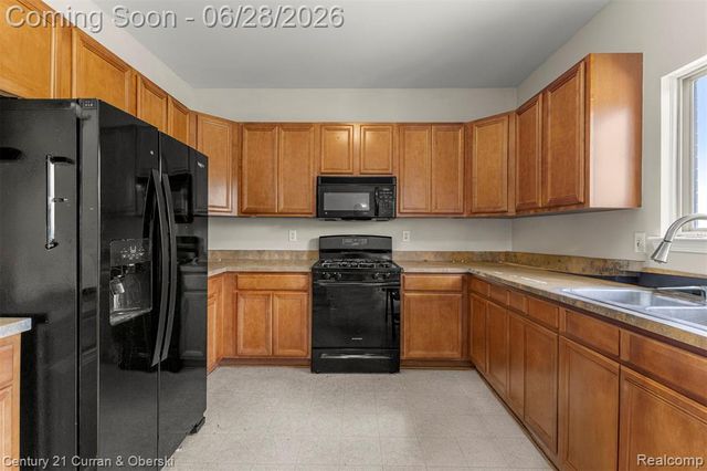 30537 Linden Court, Flat Rock, MI 48134