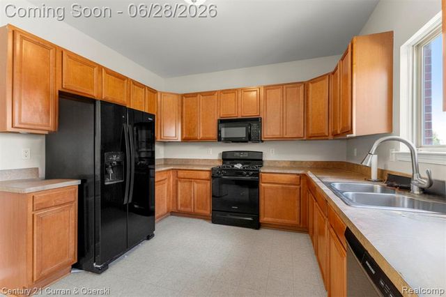 30537 Linden Court, Flat Rock, MI 48134