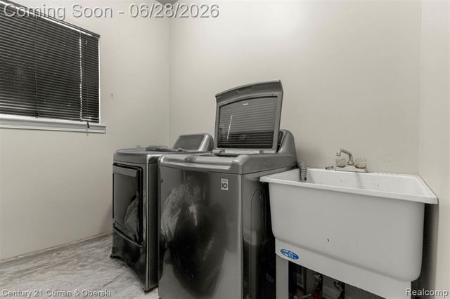 30537 Linden Court, Flat Rock, MI 48134