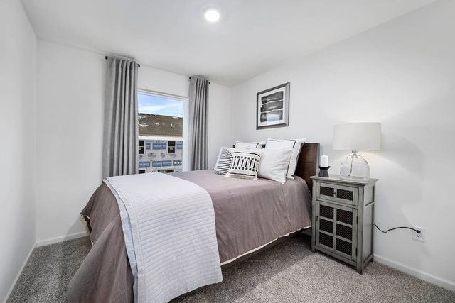 884 Briar Glen Court, Hampshire, IL 60140