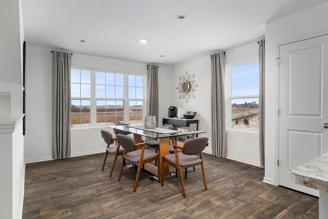 884 Briar Glen Court, Hampshire, IL 60140