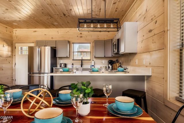 2852 Sequoia Road, Pigeon Forge, TN 37863