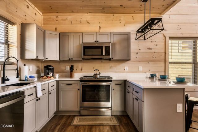 2852 Sequoia Road, Pigeon Forge, TN 37863