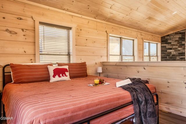 2852 Sequoia Road, Pigeon Forge, TN 37863