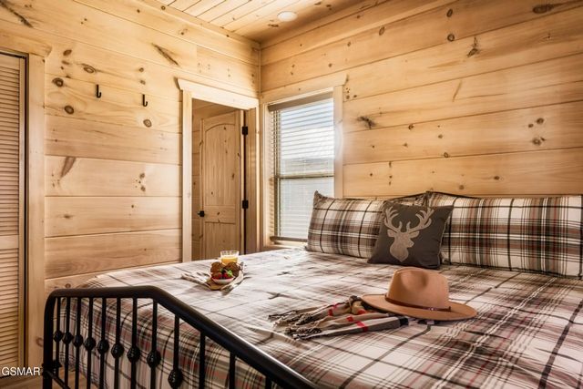 2852 Sequoia Road, Pigeon Forge, TN 37863