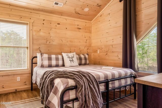 2852 Sequoia Road, Pigeon Forge, TN 37863