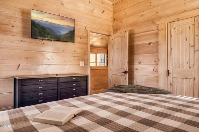 2852 Sequoia Road, Pigeon Forge, TN 37863