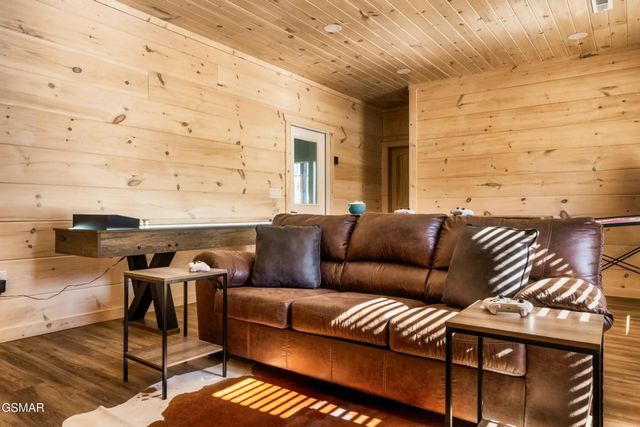 2852 Sequoia Road, Pigeon Forge, TN 37863