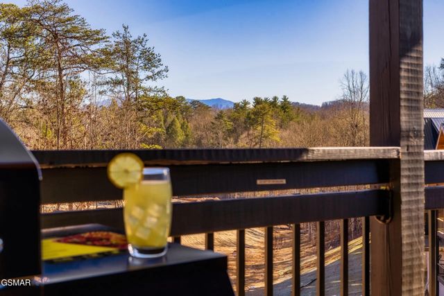 2852 Sequoia Road, Pigeon Forge, TN 37863