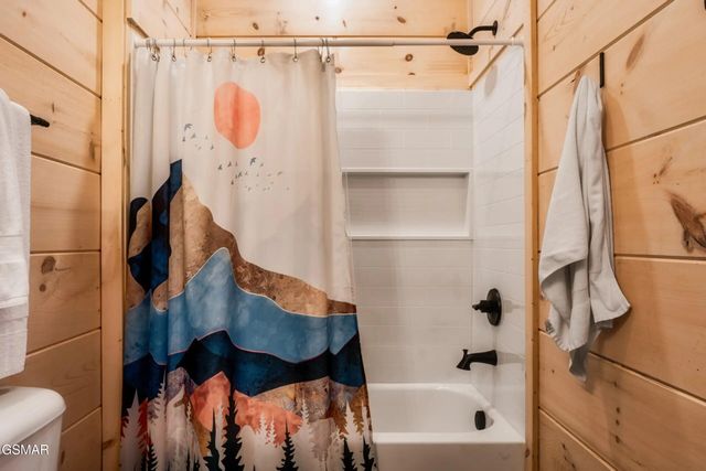 2852 Sequoia Road, Pigeon Forge, TN 37863