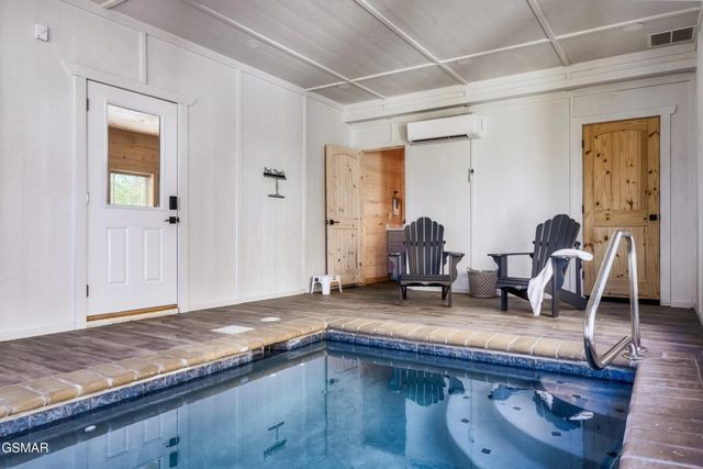 2852 Sequoia Road, Pigeon Forge, TN 37863