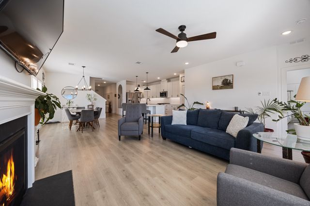 2233 Maple Ridge Drive, Van Alstyne, TX 75495