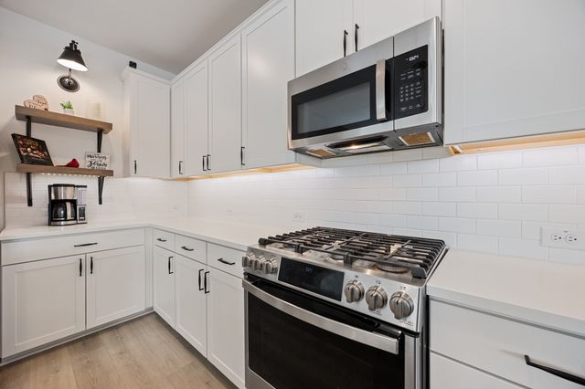 2233 Maple Ridge Drive, Van Alstyne, TX 75495