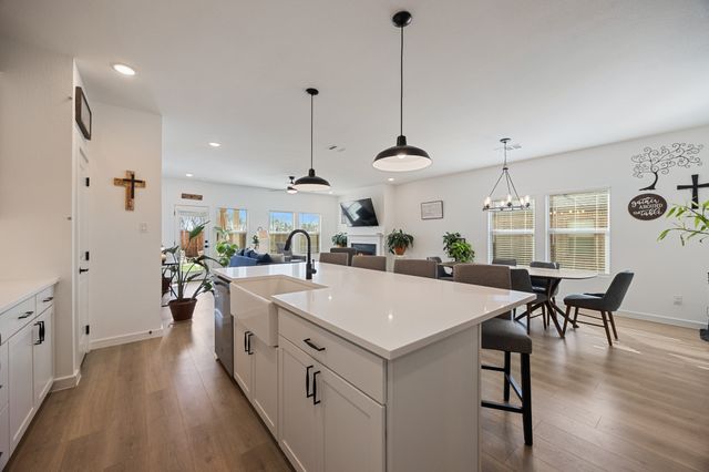 2233 Maple Ridge Drive, Van Alstyne, TX 75495