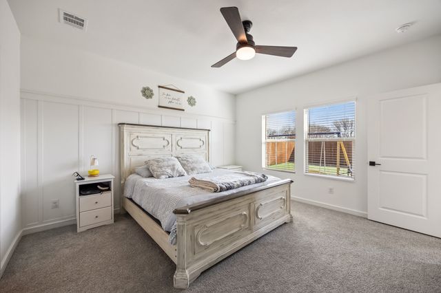 2233 Maple Ridge Drive, Van Alstyne, TX 75495