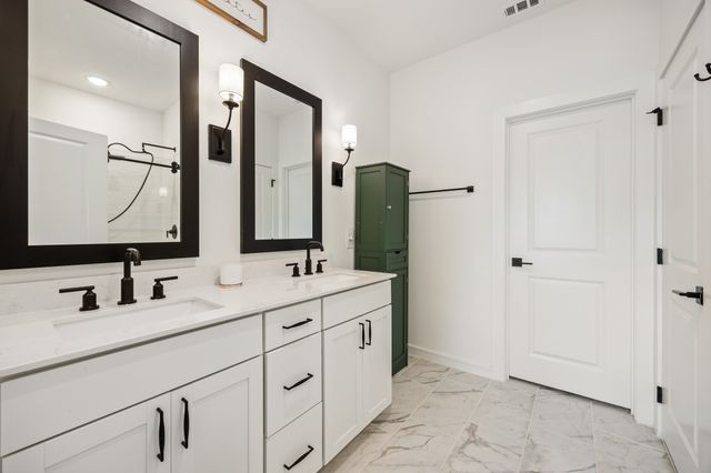 2233 Maple Ridge Drive, Van Alstyne, TX 75495